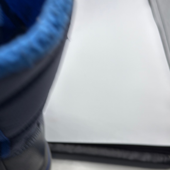 L.L. Bean Navy Blue Winter Boots - Picture 2 of 9